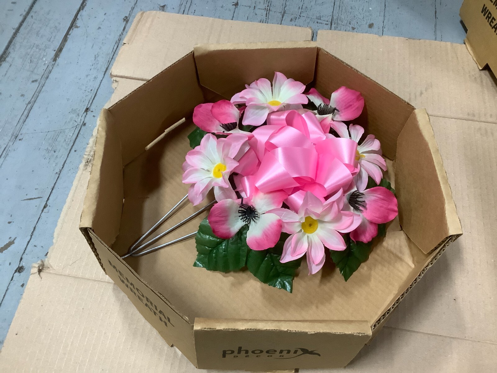 PHOENIX DECOR Memorial Graveside Wreath Floral 10″ Pink