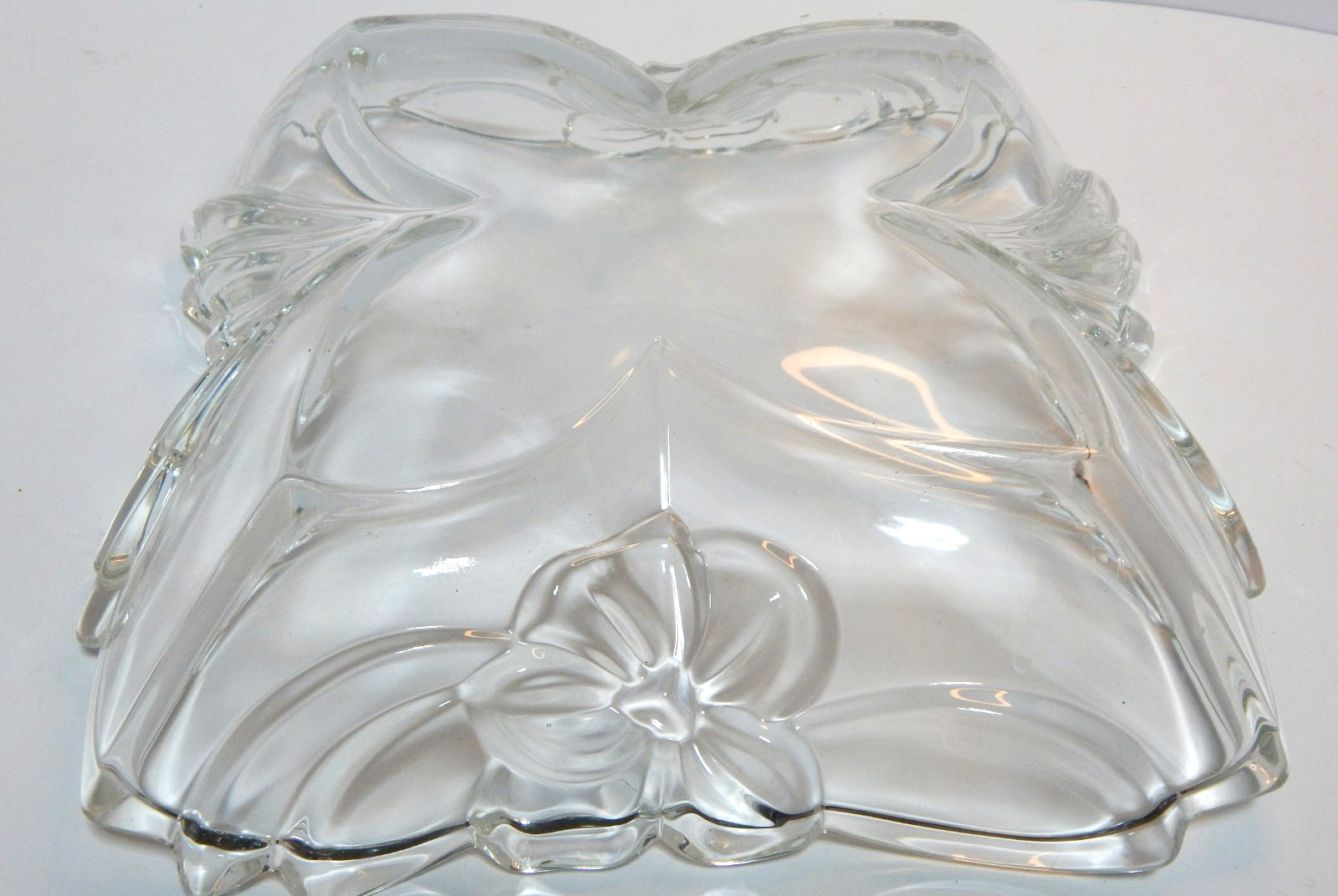 Home Interiors American Flower Petal heavy pressed glass center piece 12″ x 12″
