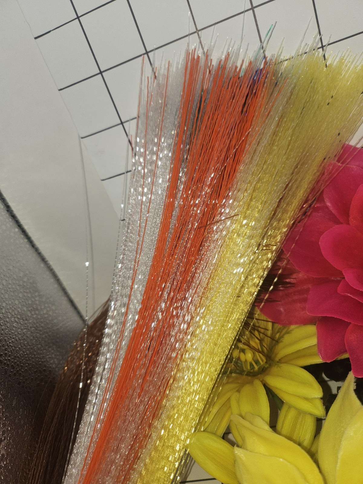 23 Vtg 1970s Lg Plastic Faux Flowers Short Stem & Fiber Optic Threads Multicolor
