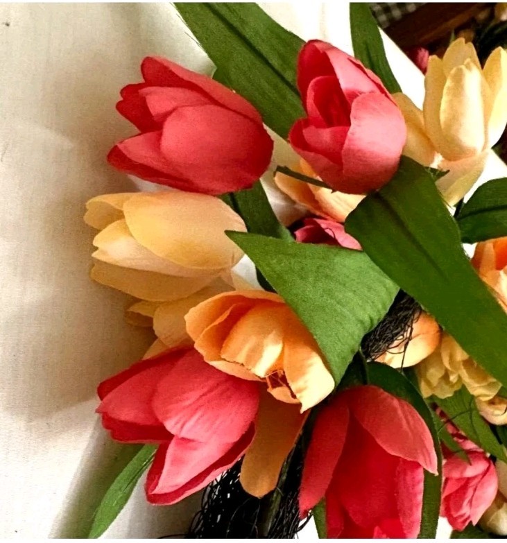 Bloom Room 6 Feet Spring Floral Tulip Garland Silk Flowers NEW – $40 Retail