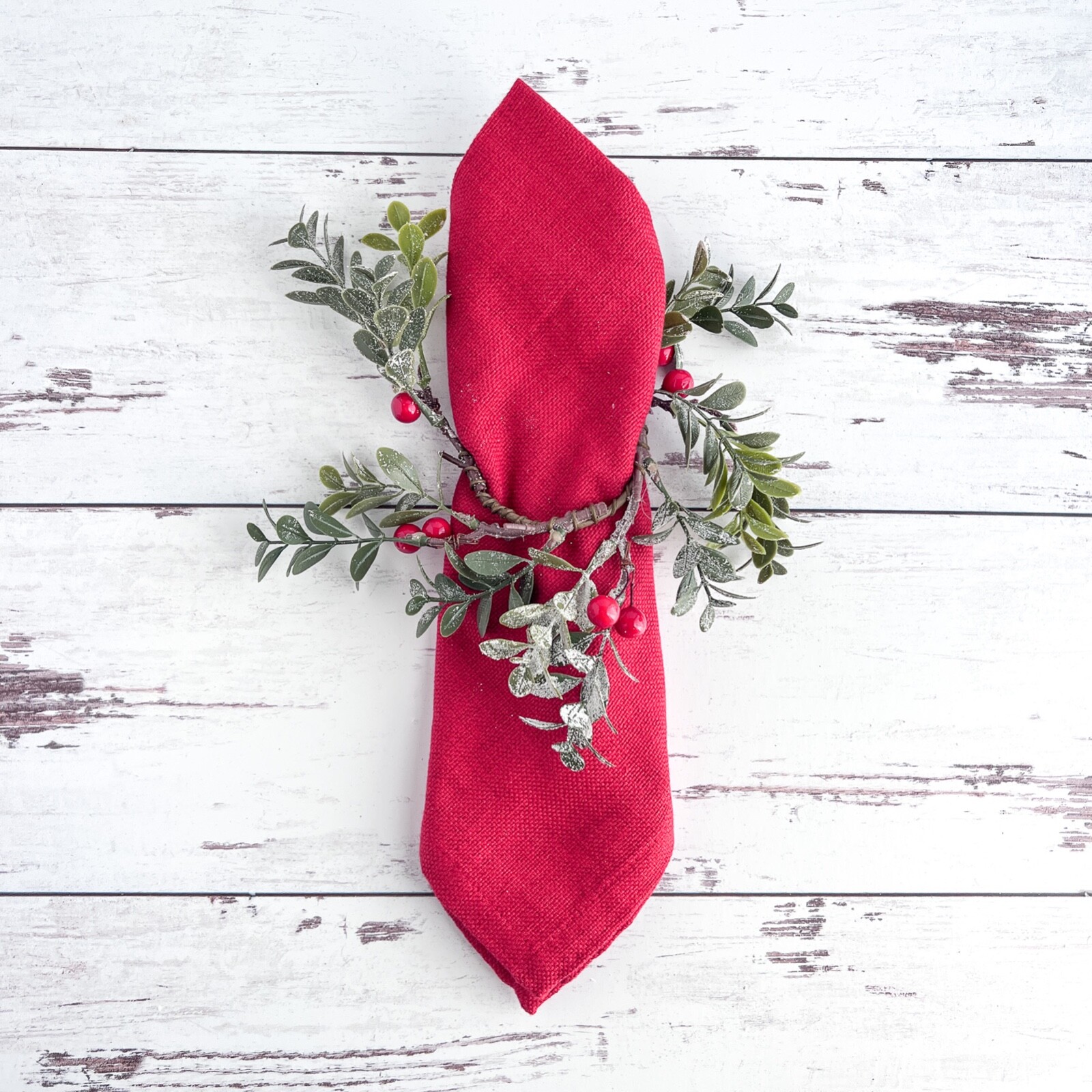 Frosted Green Leaf With Red Berry Candle / Napkin Ring 2.5″ Diameter Christmas
