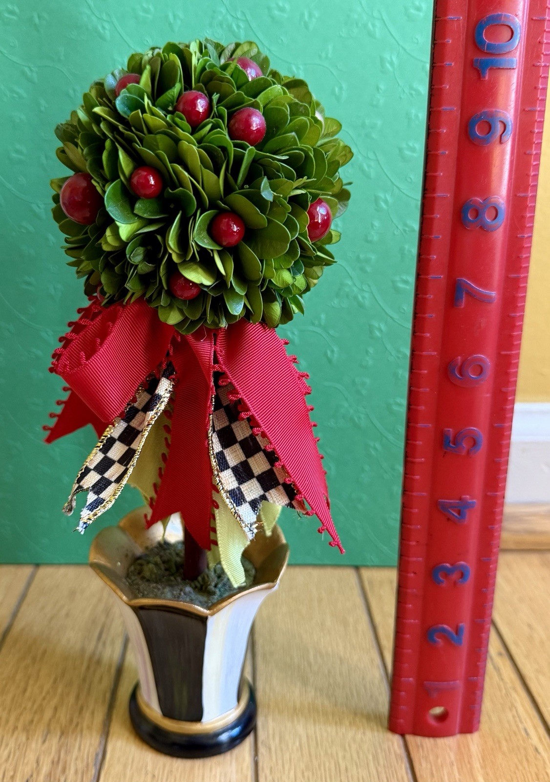 MacKenzie-Childs 10” Christmas Boxwood Red & Gold Courtly Check Topiary EUC