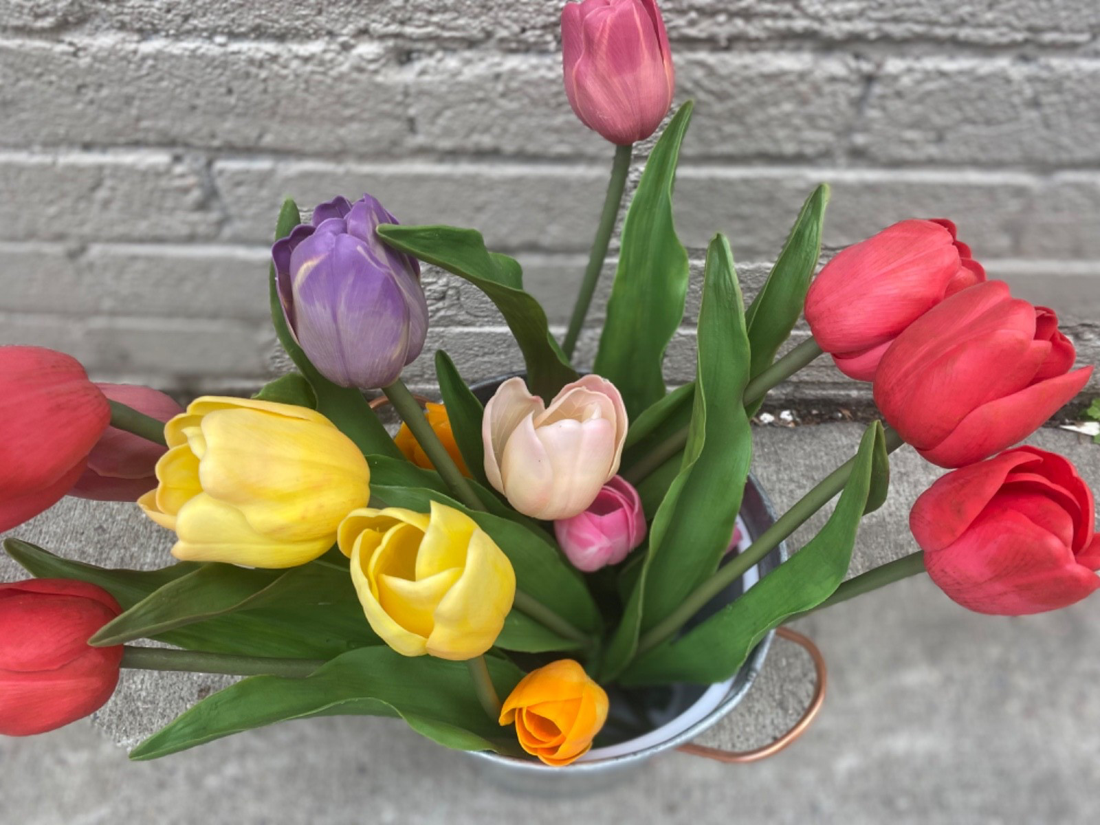 Vintage Artificial Tulip Plastic Flowers With Vase Country Style