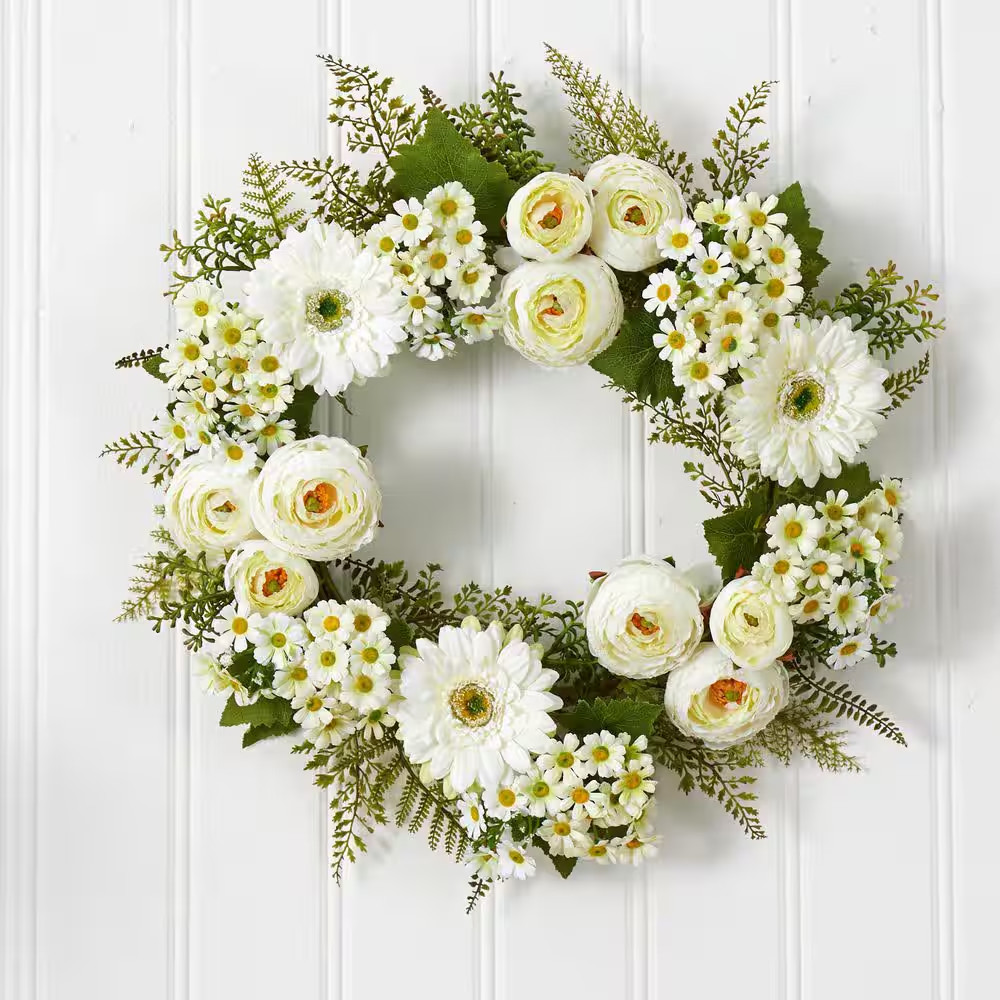 24 In. Artificial Mixed Daisies and Ranunculus Wreath