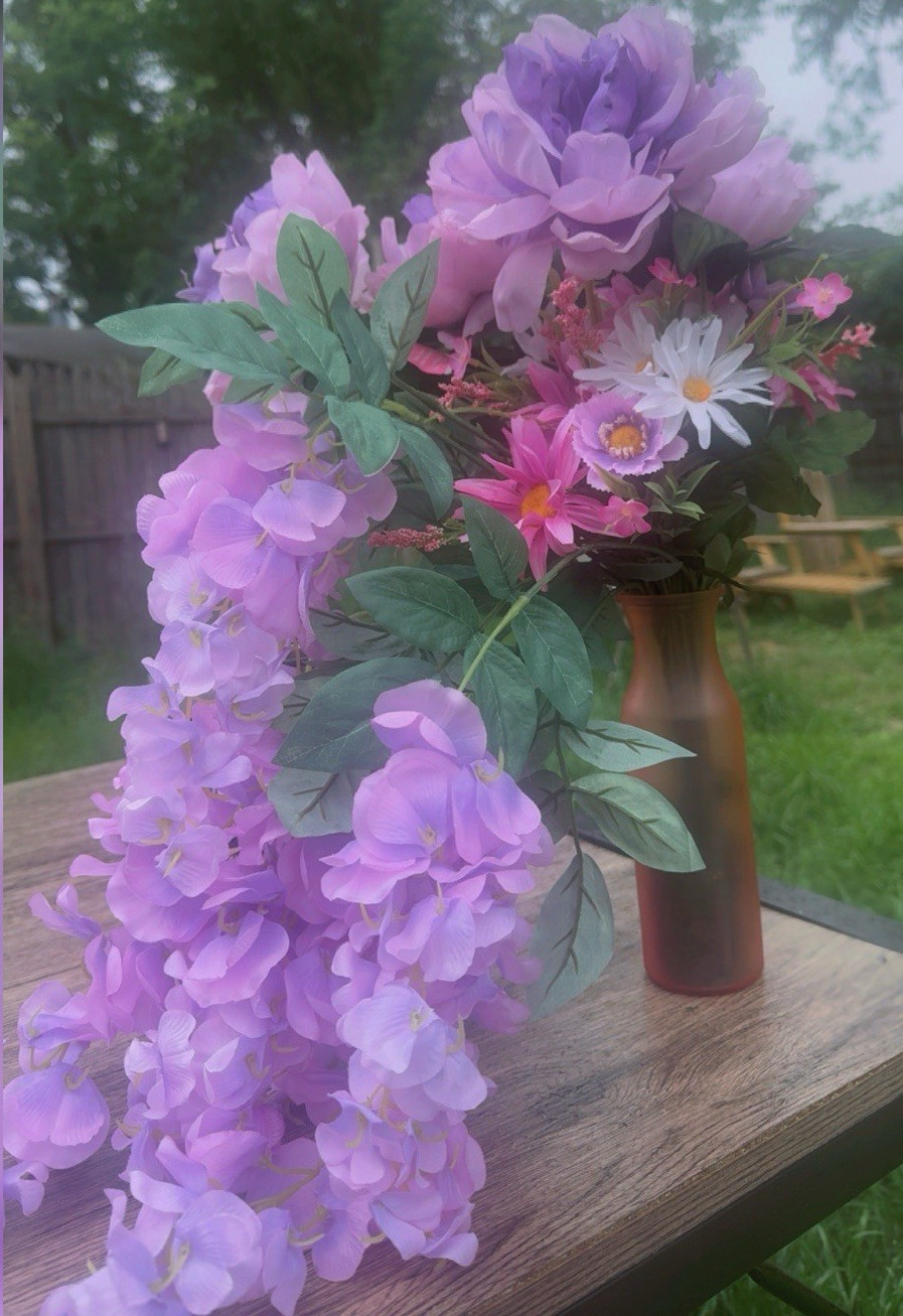 Artificial Silk and Plastic Purple Hydrangea & Daisy Flower Arrangement in Vase