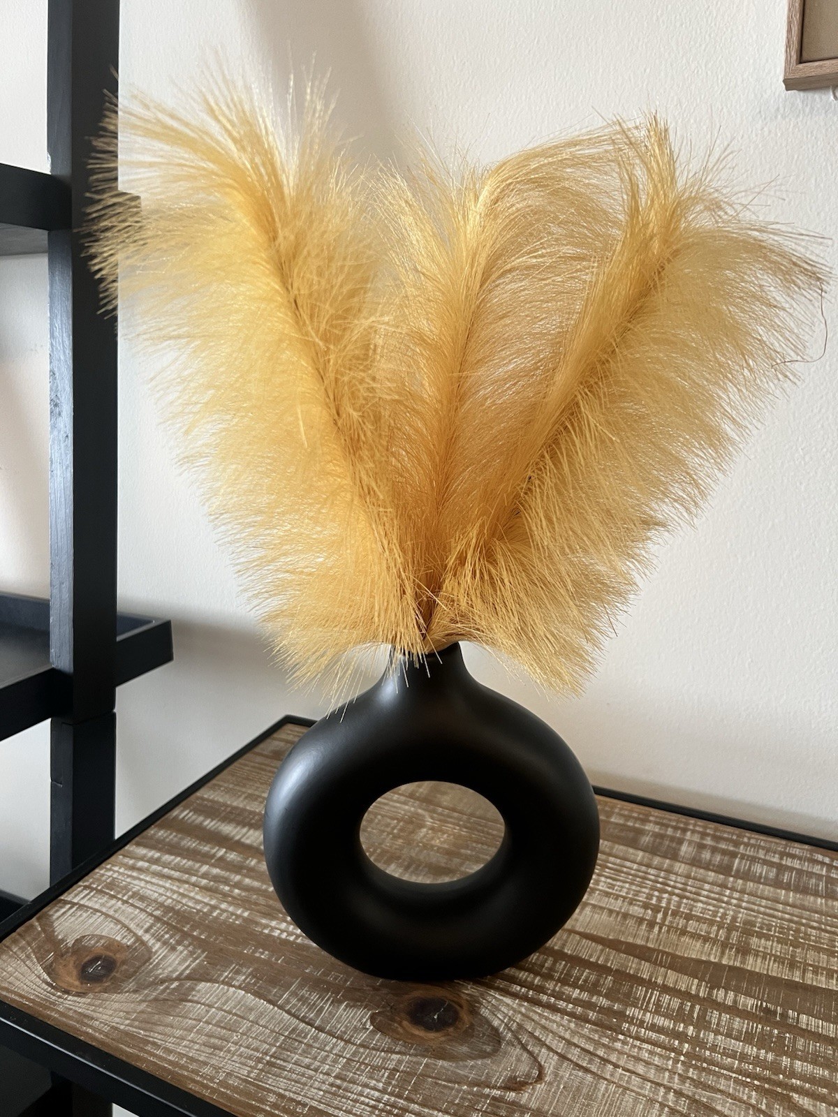 Artificial Pampas Grass Flower Arrangement in Modern Black Vase
