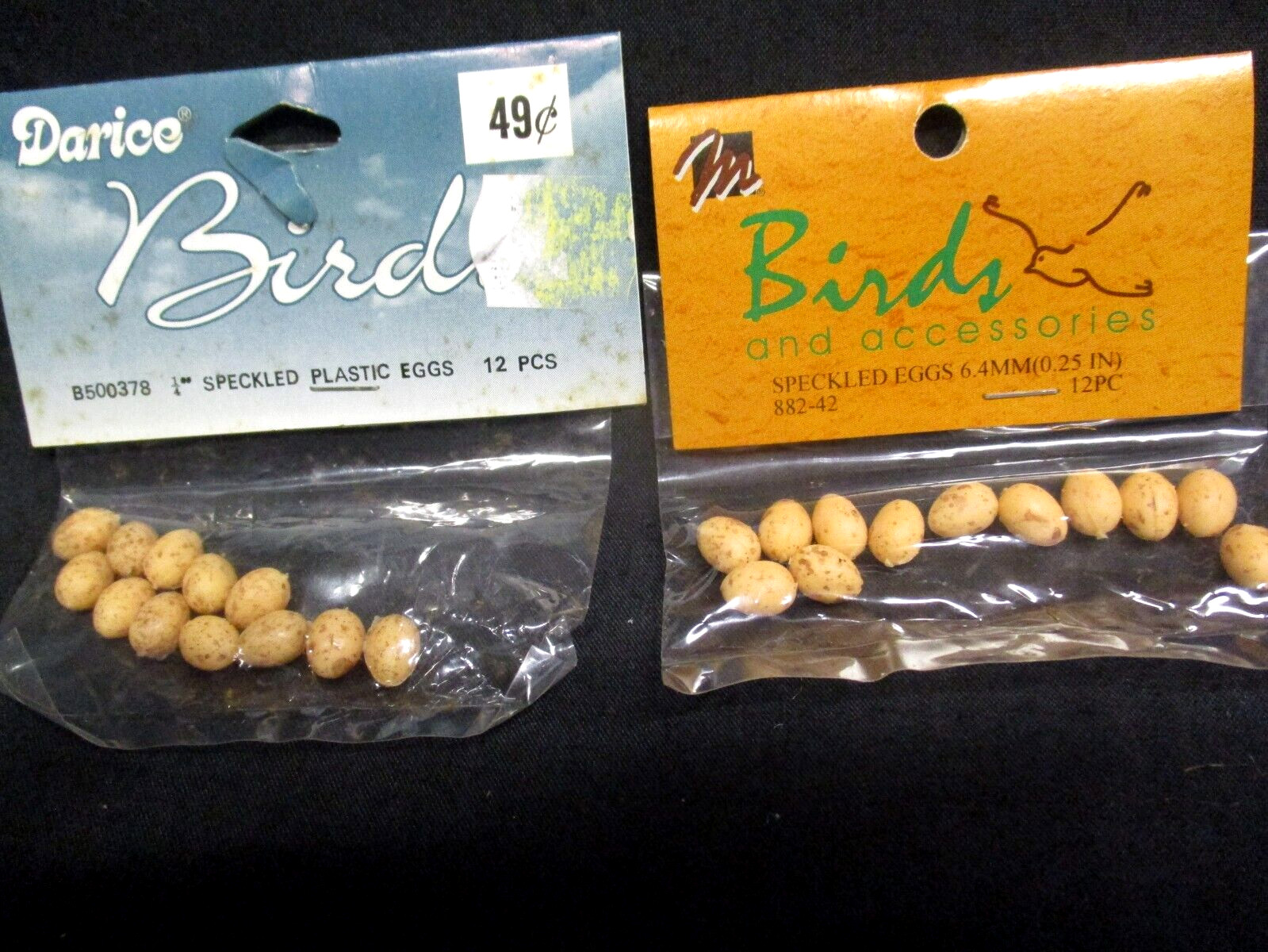 Lot 36 Artificial Speckled Bird Eggs ~ (12) 1″ & (24) 1/4″ & Assorted Feathers
