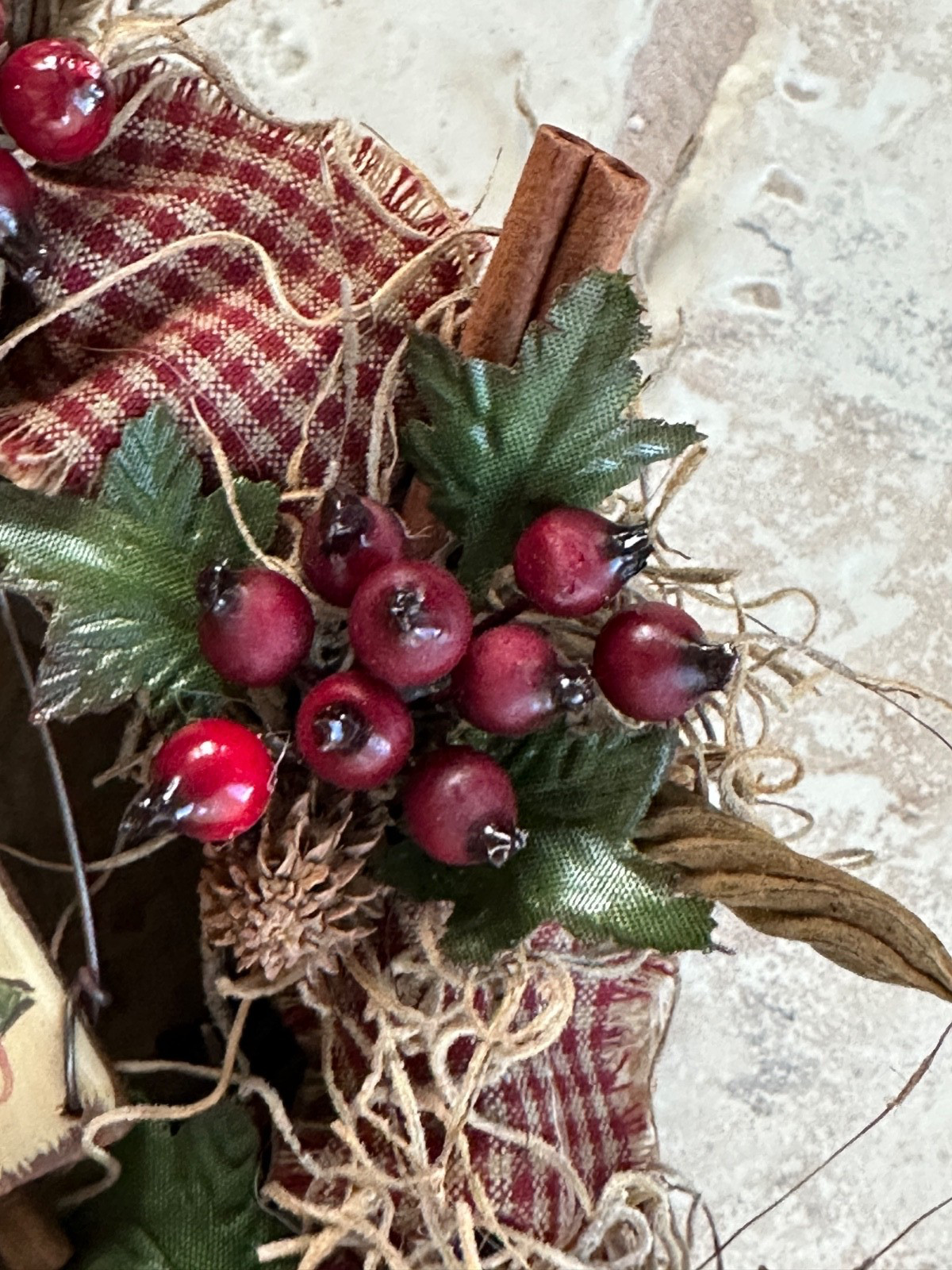 CUSTOM PETITE WELCOME WREATH W/HOMESPUN BOW AND BERRY ACCENTS:NWOT