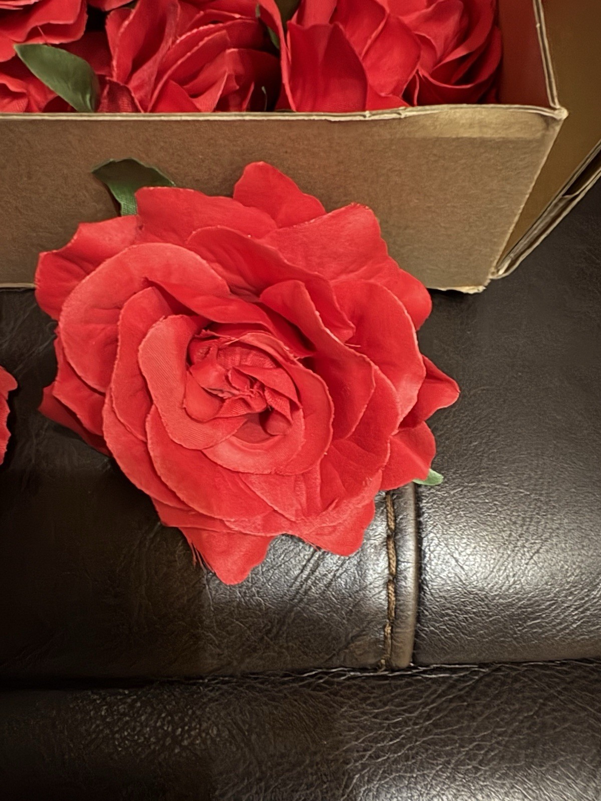 Artificial Flowers30- Pack Roses Clip Or Pin On Artificial Flowers