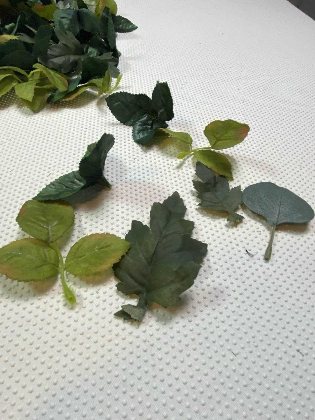 Hundreds Of Pieces Artificial Faux Fake Silk Greenery Leaves DIY Wedding Crafts