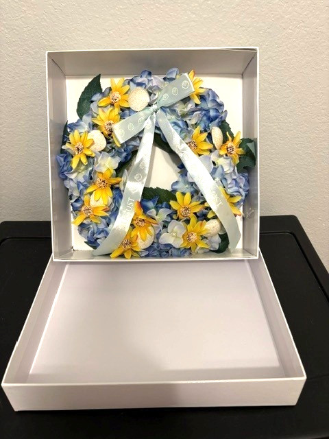 REDUCED! Danbury Mint 11″ AUGUST Willabee & Ward Wreath of Month Sea Shells!