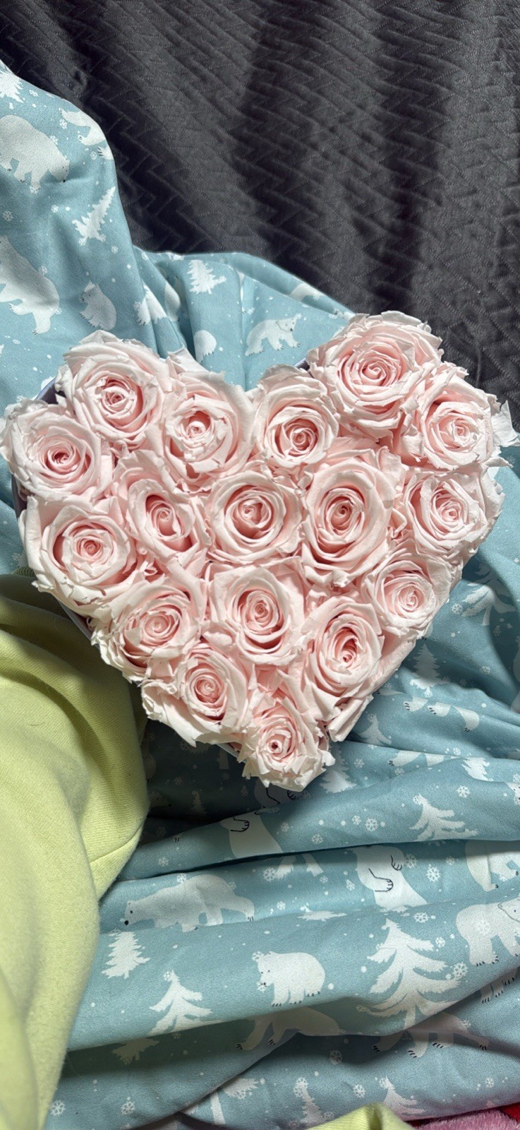Venus et Fleur Heart-Shaped Flower Box Arrangement with Pink Artificial Roses