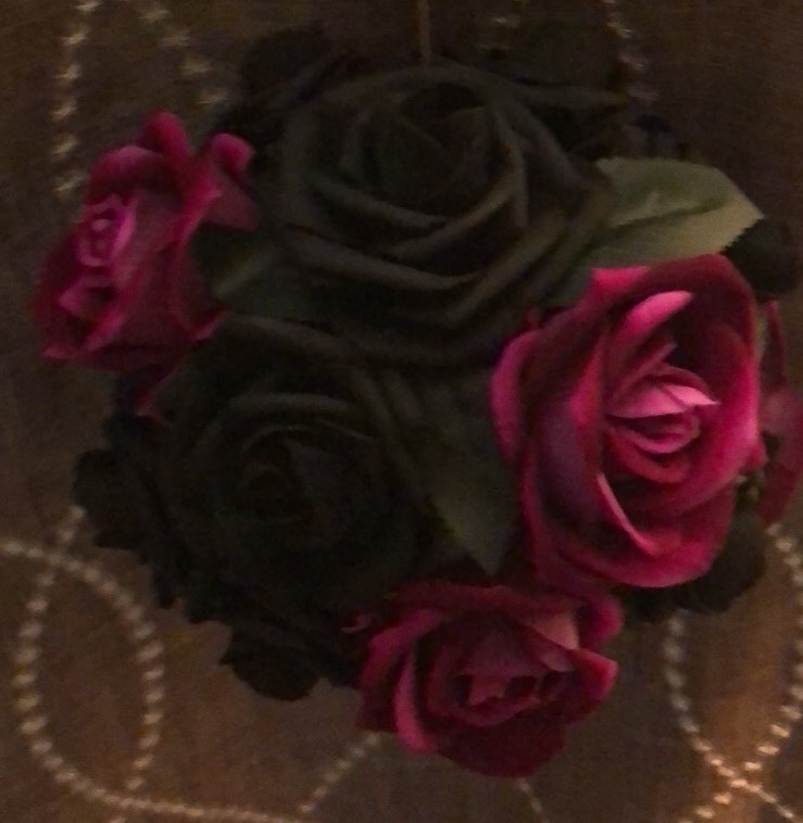 Handmade flower balls This product is a gothic-style artificial flower bouquet