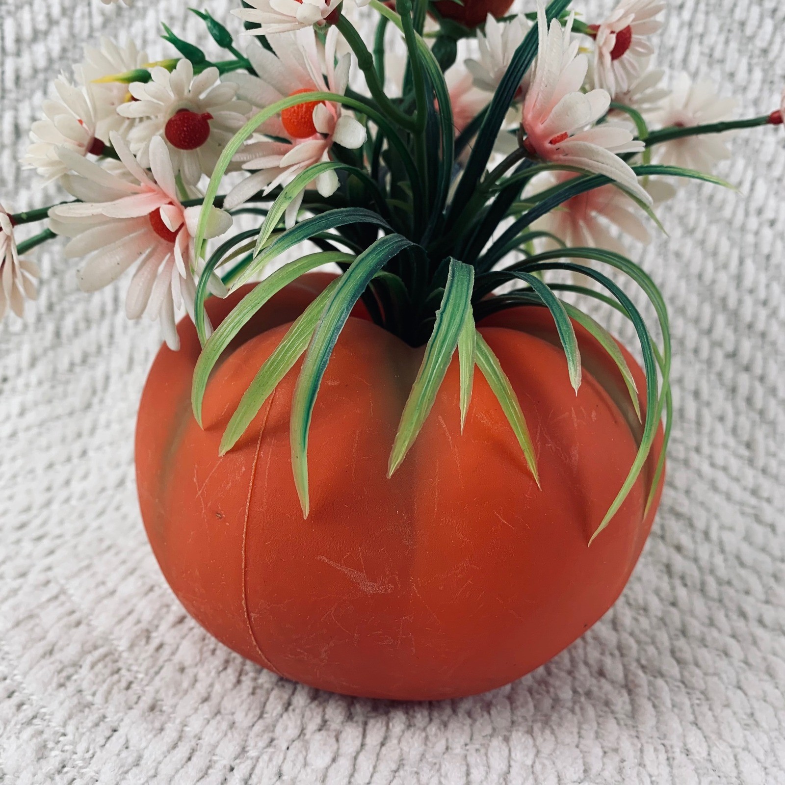 Vtg Christmas Home Decorative Products Tomato Floral Arrangement Flocked Birds