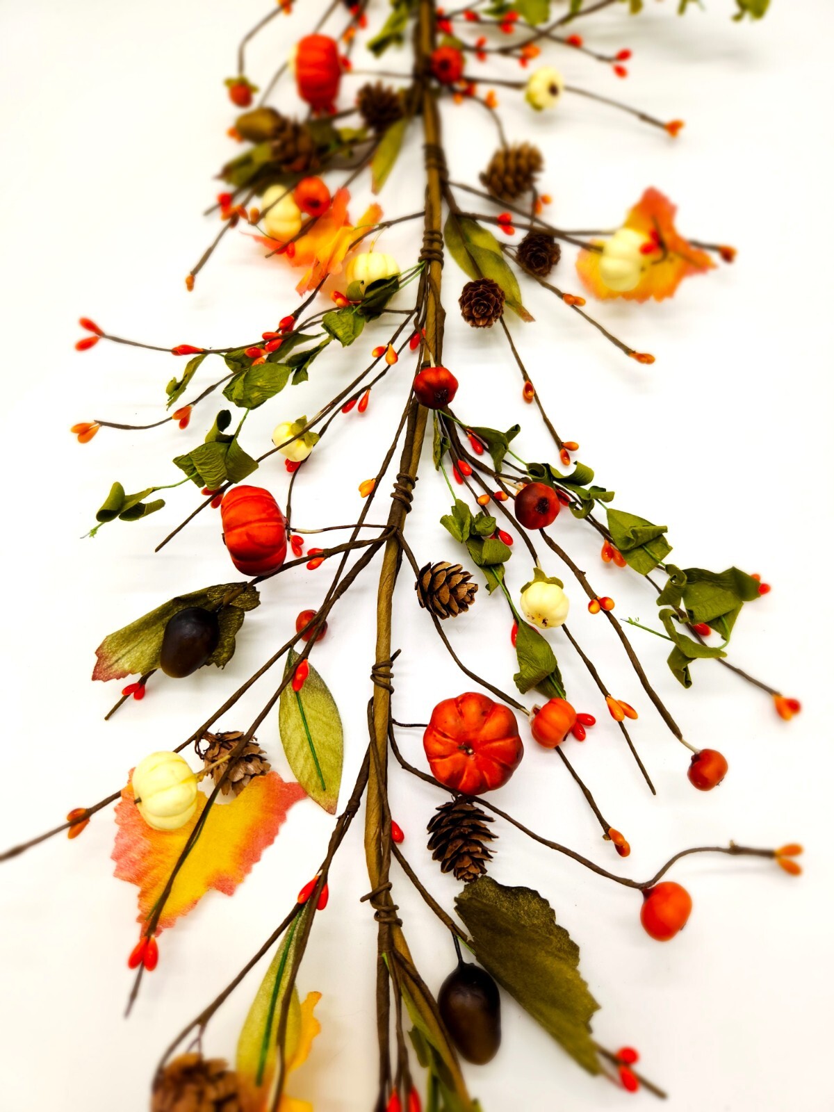 EV-094Y Fall Primitive Pumpkin Berries Garland in Orange and Green