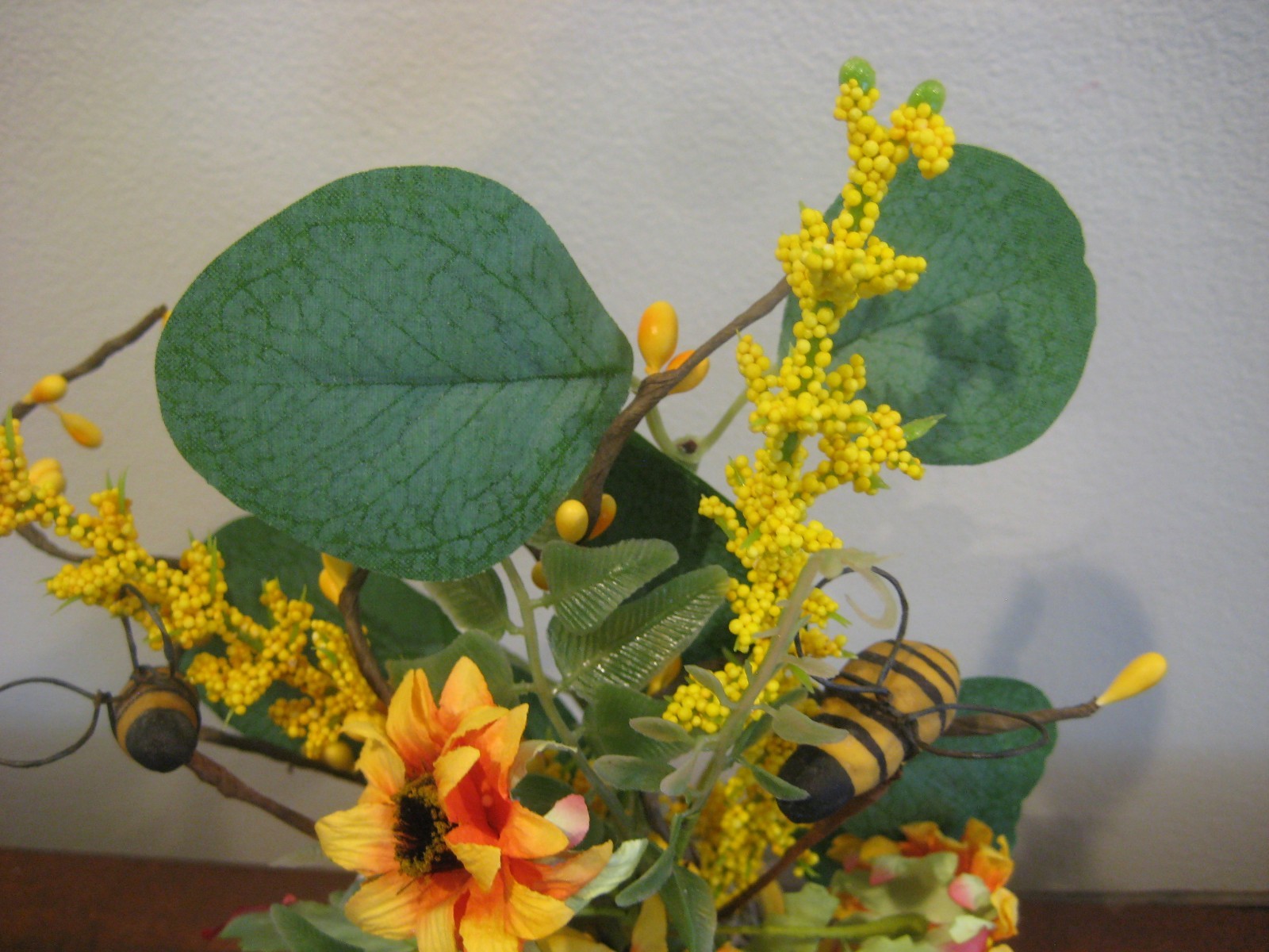 Bees- Flower Arrangement – Spring Summer Table Decoration – Small Centerpiece