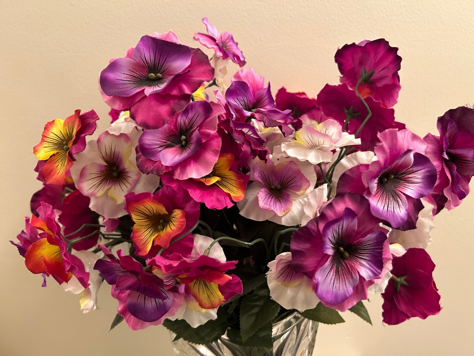 Gorgeous Artificial Silk Flower & Glass Vase Arrangement 22″ Tall x 20-1/2″ Wide