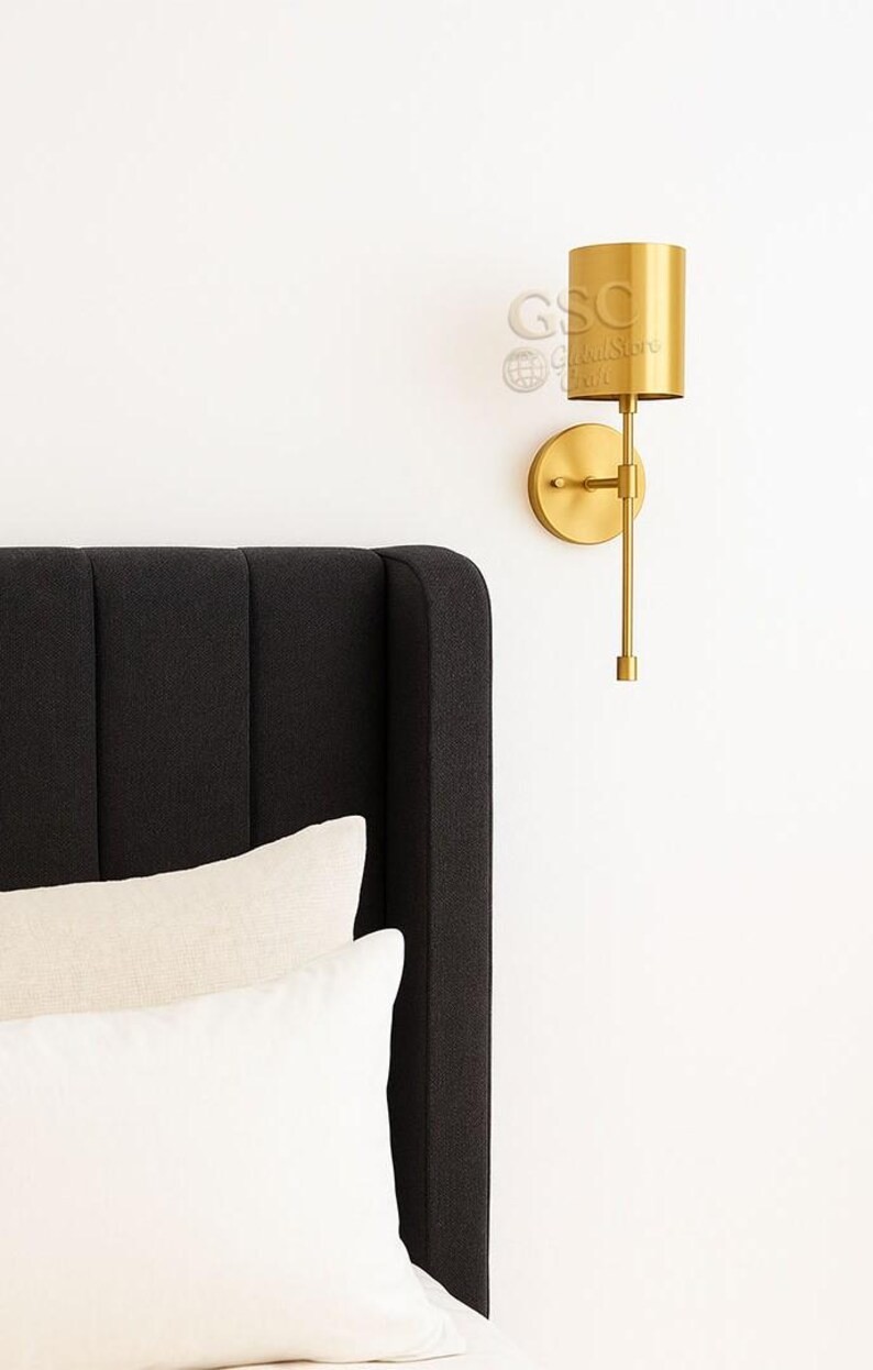 Modern Brass Wall Sconce – Minimalist Gold Finish Light Fixture for Bedroom, Liv