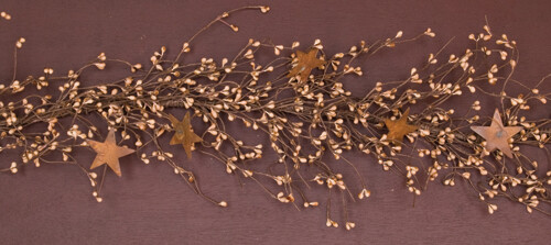 Pip Berry Garland w/ Rusty Tin Stars 40″ Long in Teastain / Tea Stained – Tan
