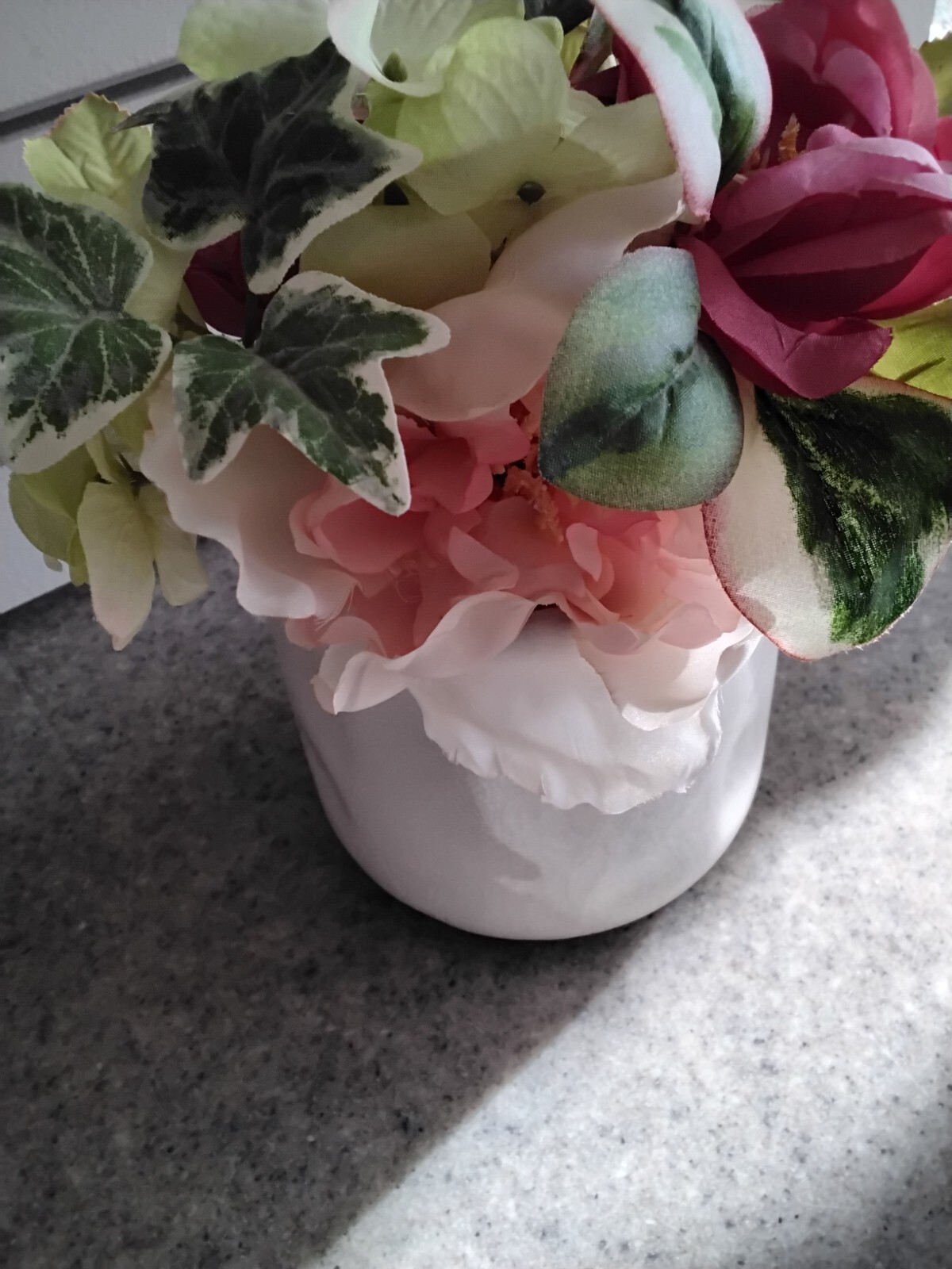 Artificial Roses and Hydrangeas in White Ceramic Pot Floral Centrepiece/Accent