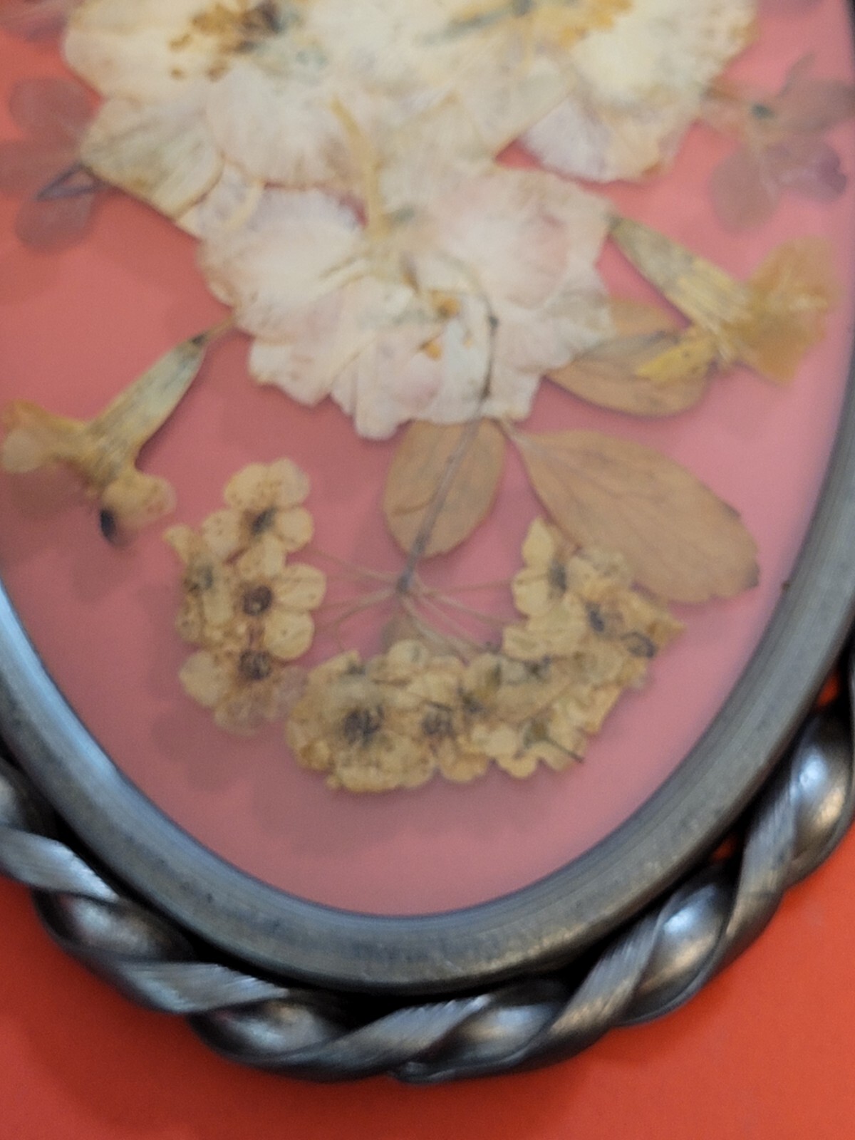 Lasting Impressions Real Pressed Flowers in Glass Oval Metal Frame Suncatcher 6”