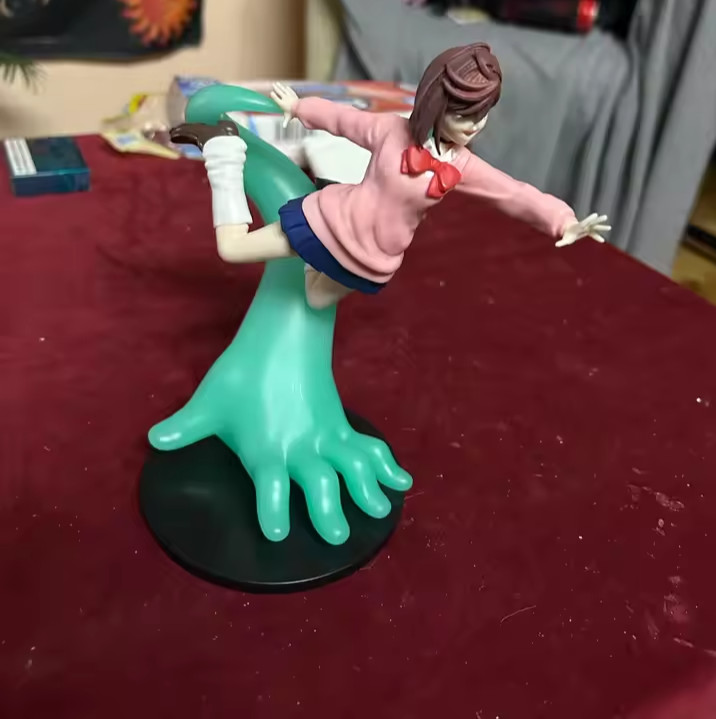 Anime Style Dandadan Momo Ayase Figure Green Energy Base Model Collectible