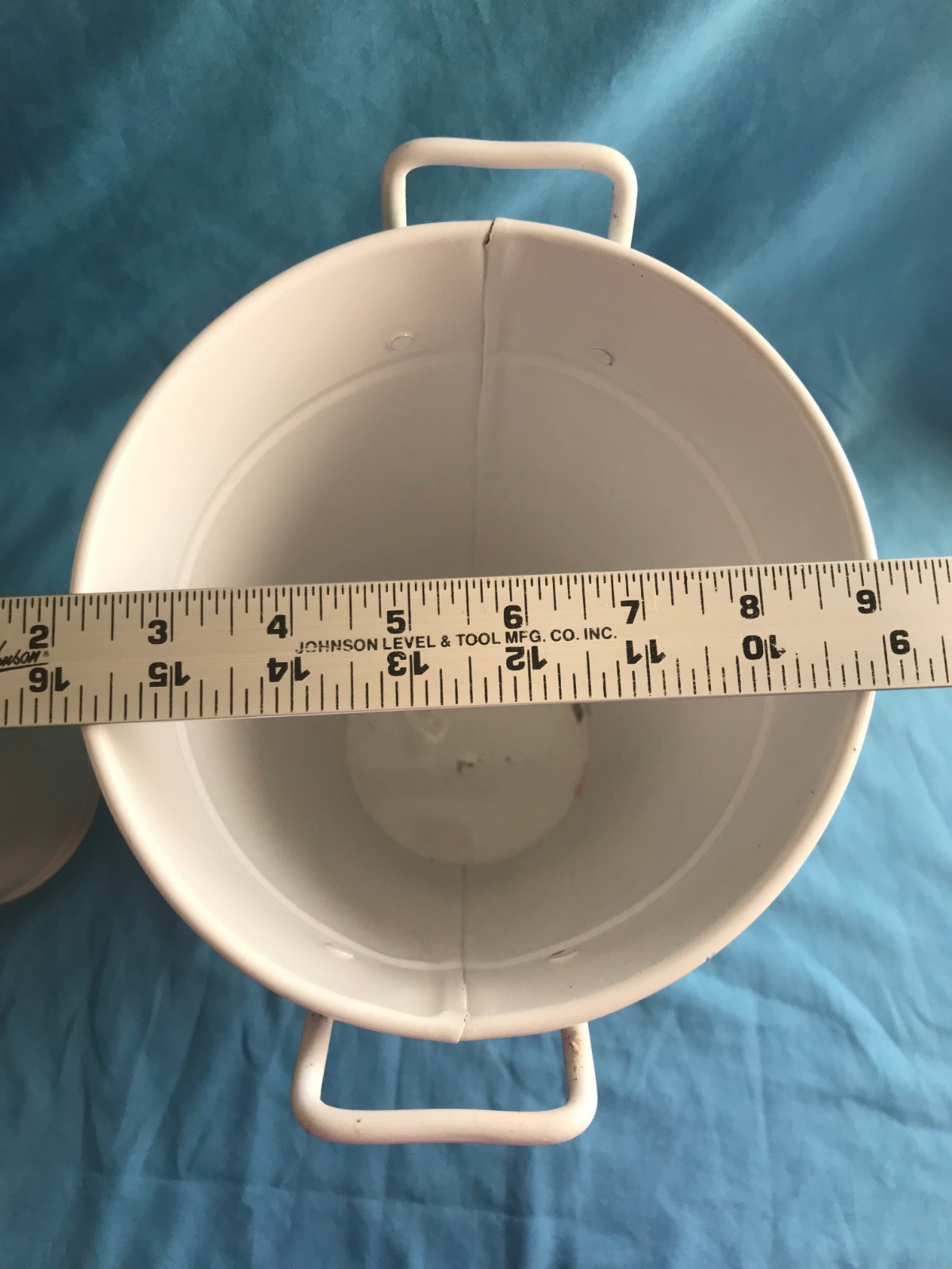 2 White & Beige / Tan Pre-Owned Shabby-Chic Metal Flower Stand Buckets / Vase