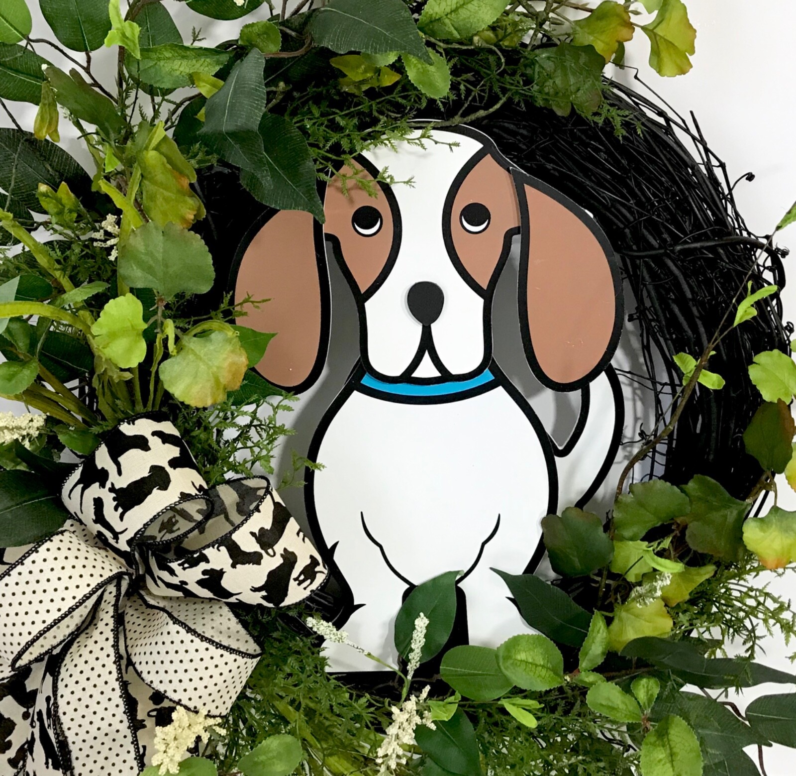 HOUND DOG LOVER 3D BEAGLE SIGN BLACK GRAPEVINE DOOR WREATH FLOWERS GREENERY NEW