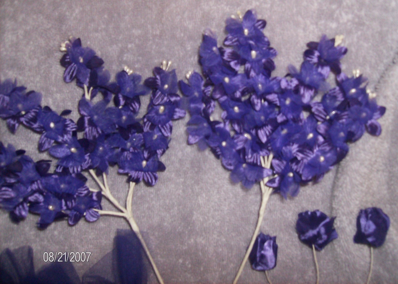 LOT OF 12 PURPLE SATIN FLORAL STEMS & ROSES CRAFTS NEW #10
