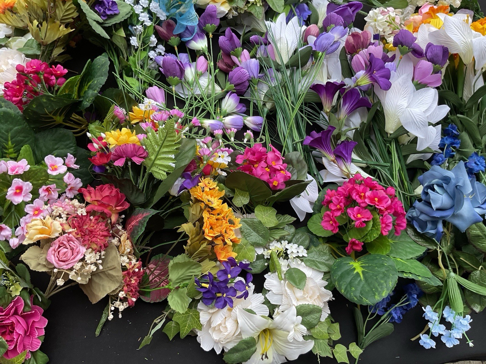 Artificial Flowers Lot Mixed Assorted Variety For Decor Crafts New/Used – 4 oz.
