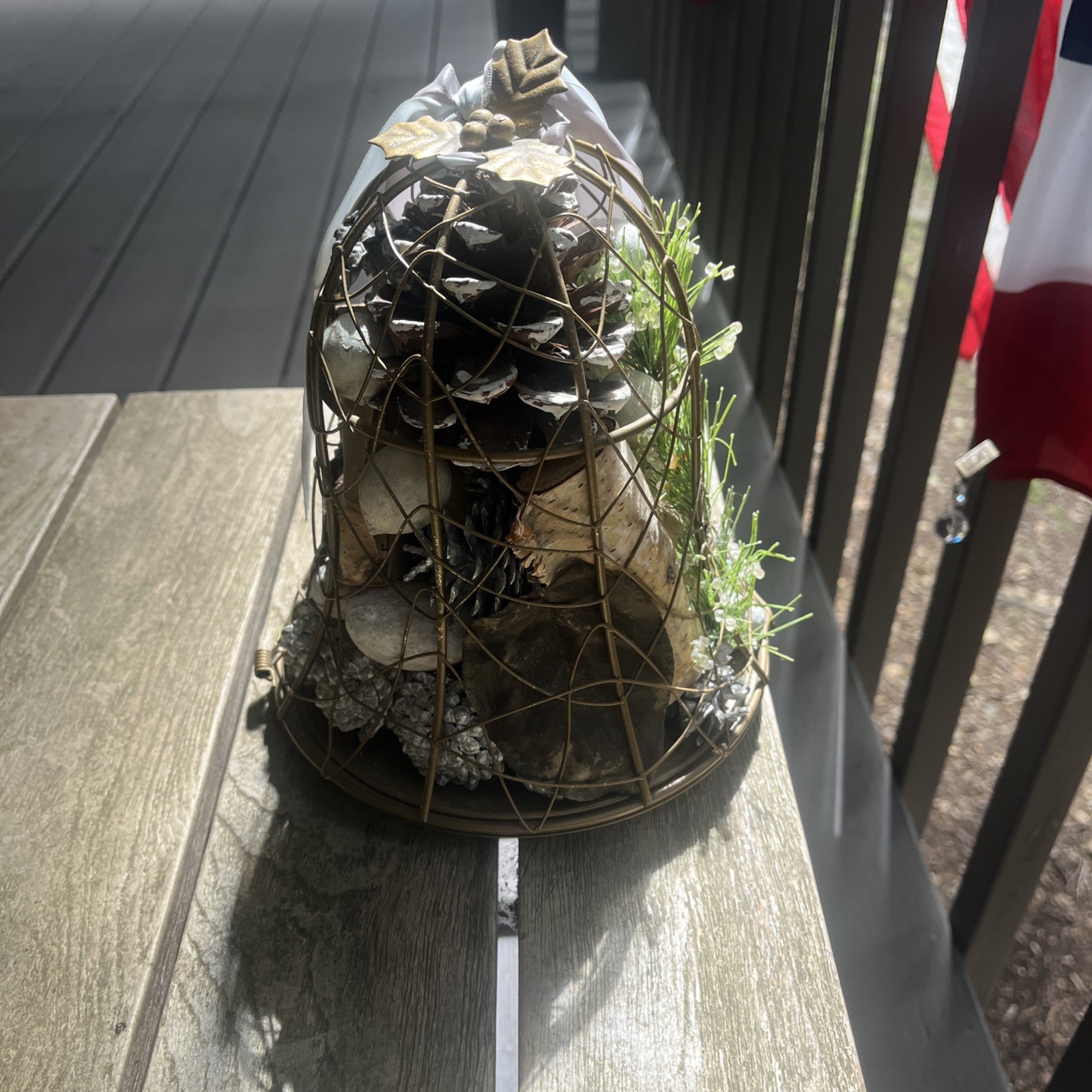 Bell Cage Filled Pinecones, Dried Fruit, Twin Balls, Flowers Shells fragrance