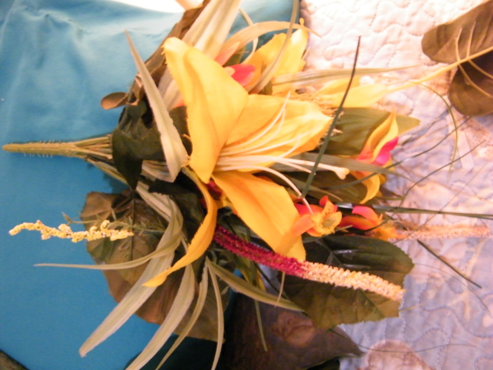 NEW 2 SMALL BUNDLES MULTI COLOR ASSORTED ARTIFICIAL FLOWERS LIKE LIKE