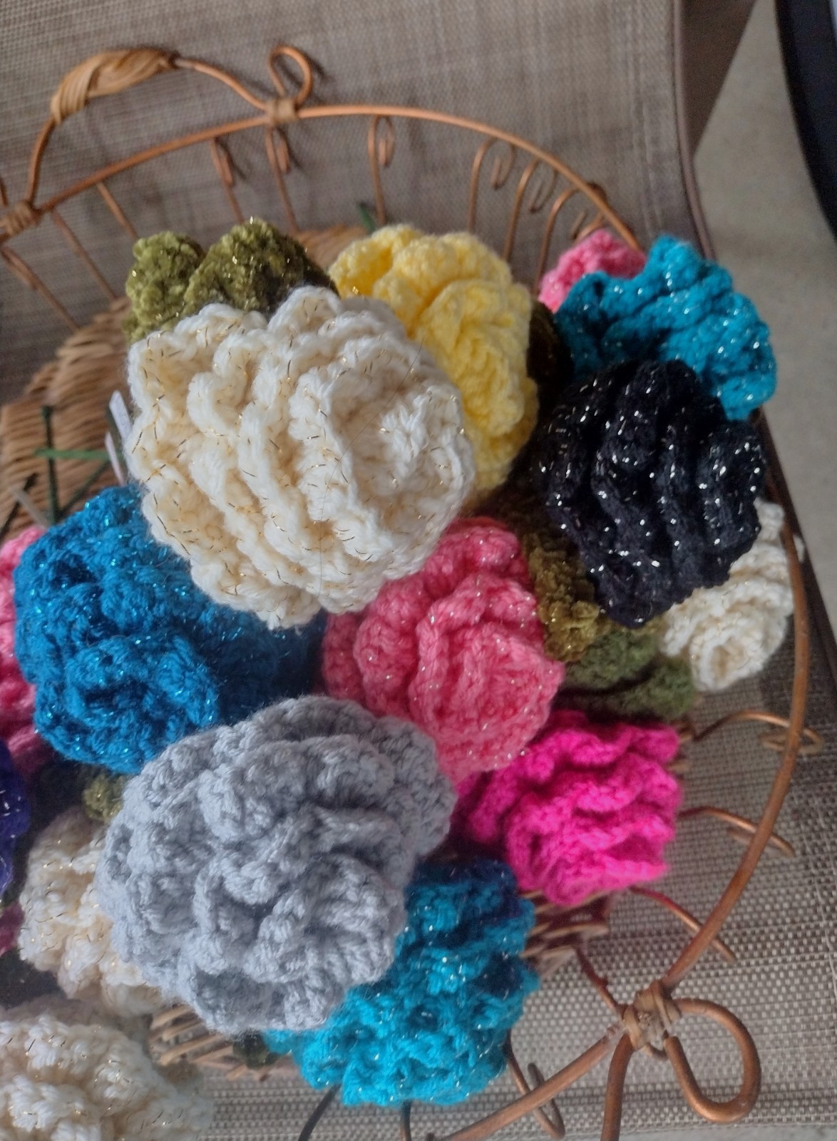 Crochet yarn rose flower handmade bling leaves set of 3 bunch