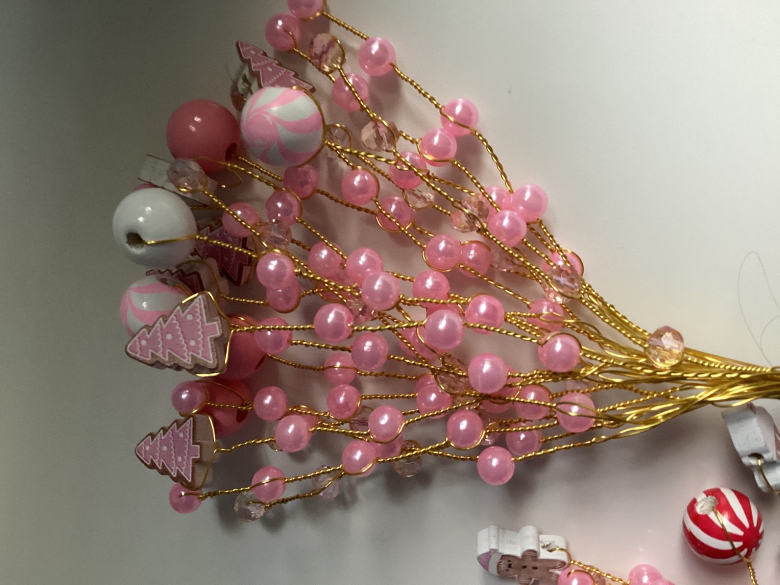 FLOWER WREATH ARTIFICIAL SPRAY STEMS WREATH or BOUQET PINK GINGERBREAD CHRISTMAS