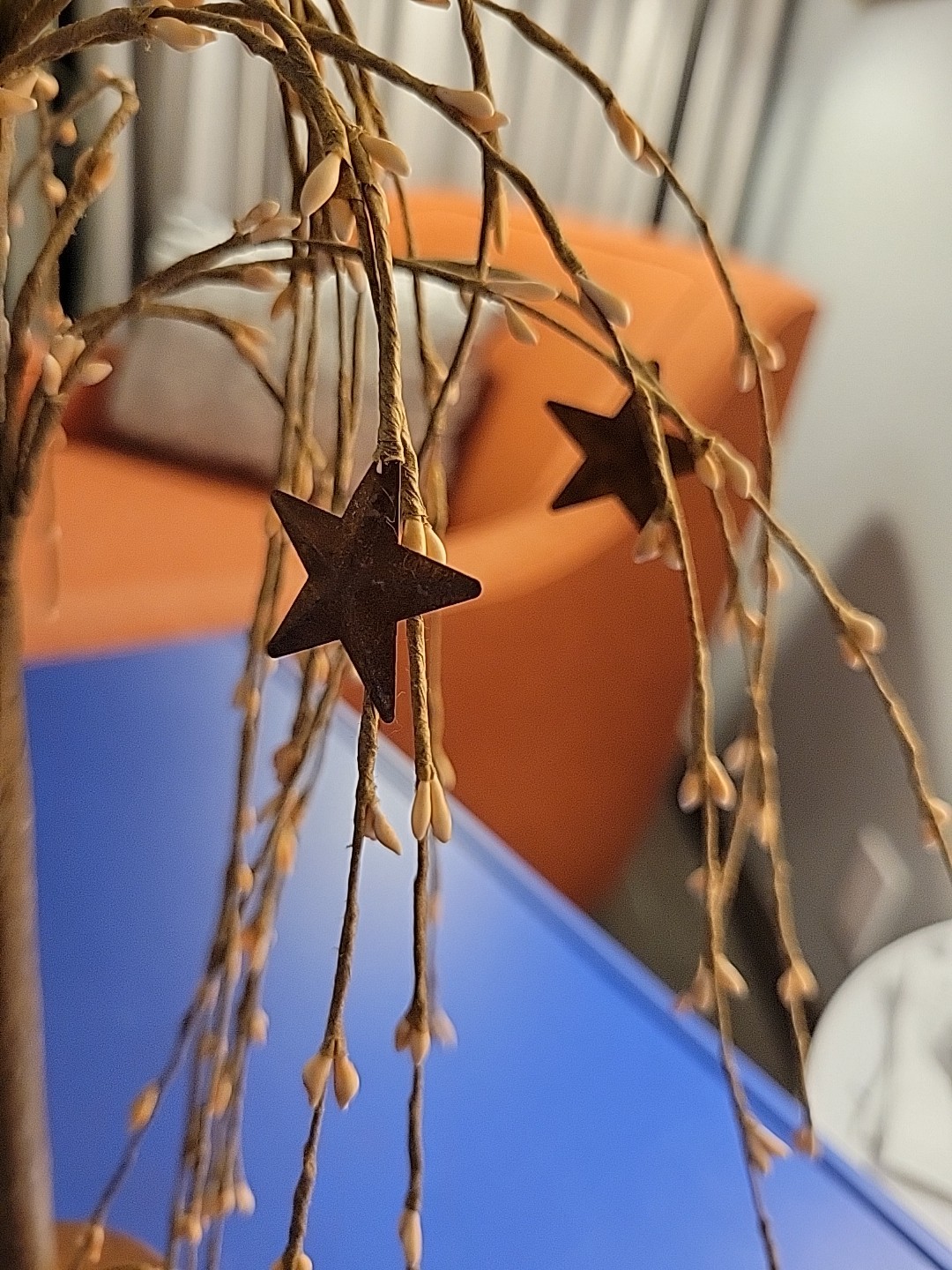 Primitive Colonial Country Burgundy Pip Berry 11.5″ Willow Tree with Rusty Stars