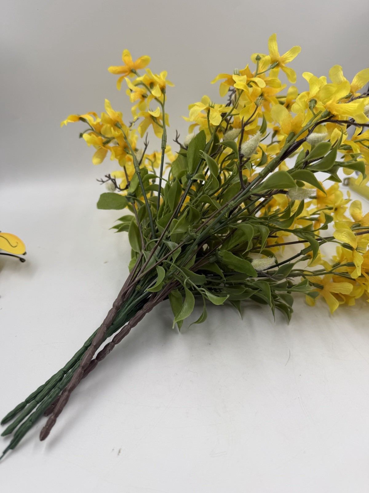 Bees – Flower Floral Arrangement – Spring Summer Decoration – Table Centerpiece