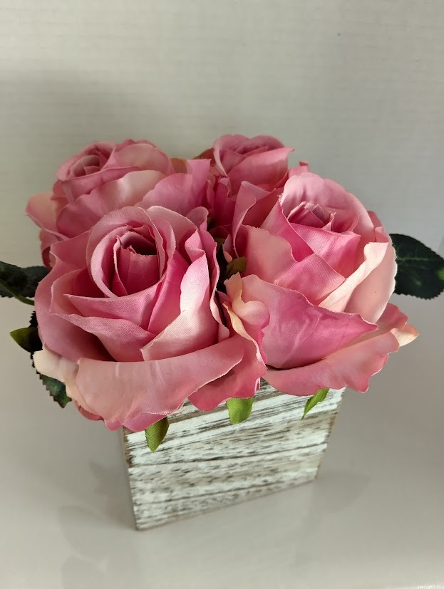 PINK rose table decoration