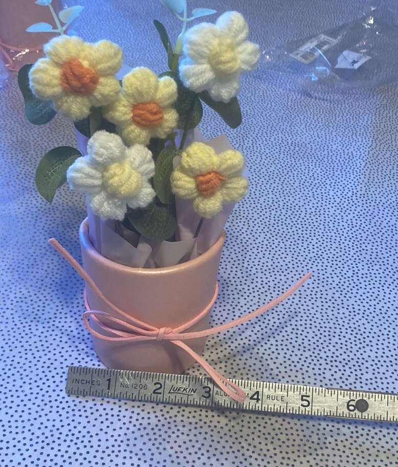 1 Set Handmade Knitted Yarn Artificial Flower Bouquet, Fabric & Knitted