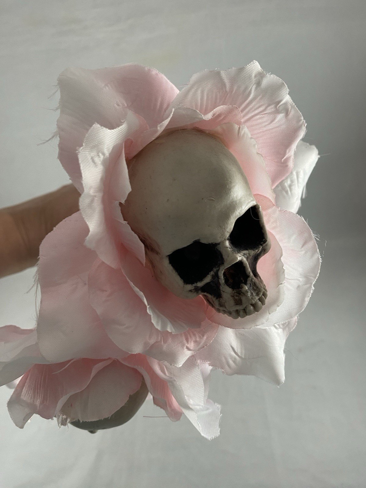 16″ Artificial Pink Rose w/ Skull Fake Faux Roses Halloween Party Decoration New