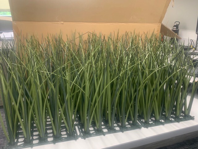 Artificial Meadow Grass Mat 13″ H x 30.25 L x 13.75 W *New in Box*