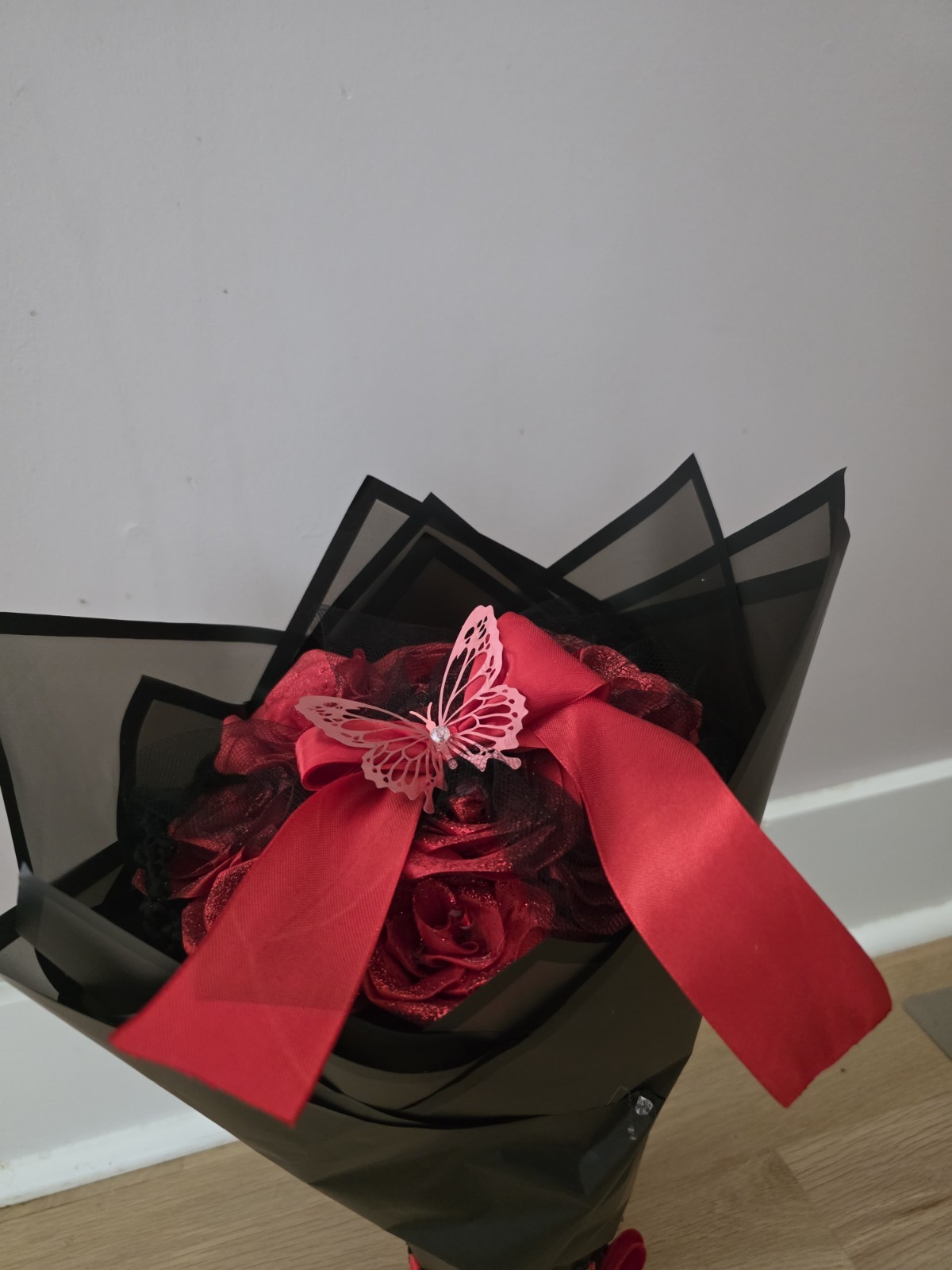 Red And Black Eternal Rose bouquet , Ramo Buchon De Rojo Y Negro Flores Rosas