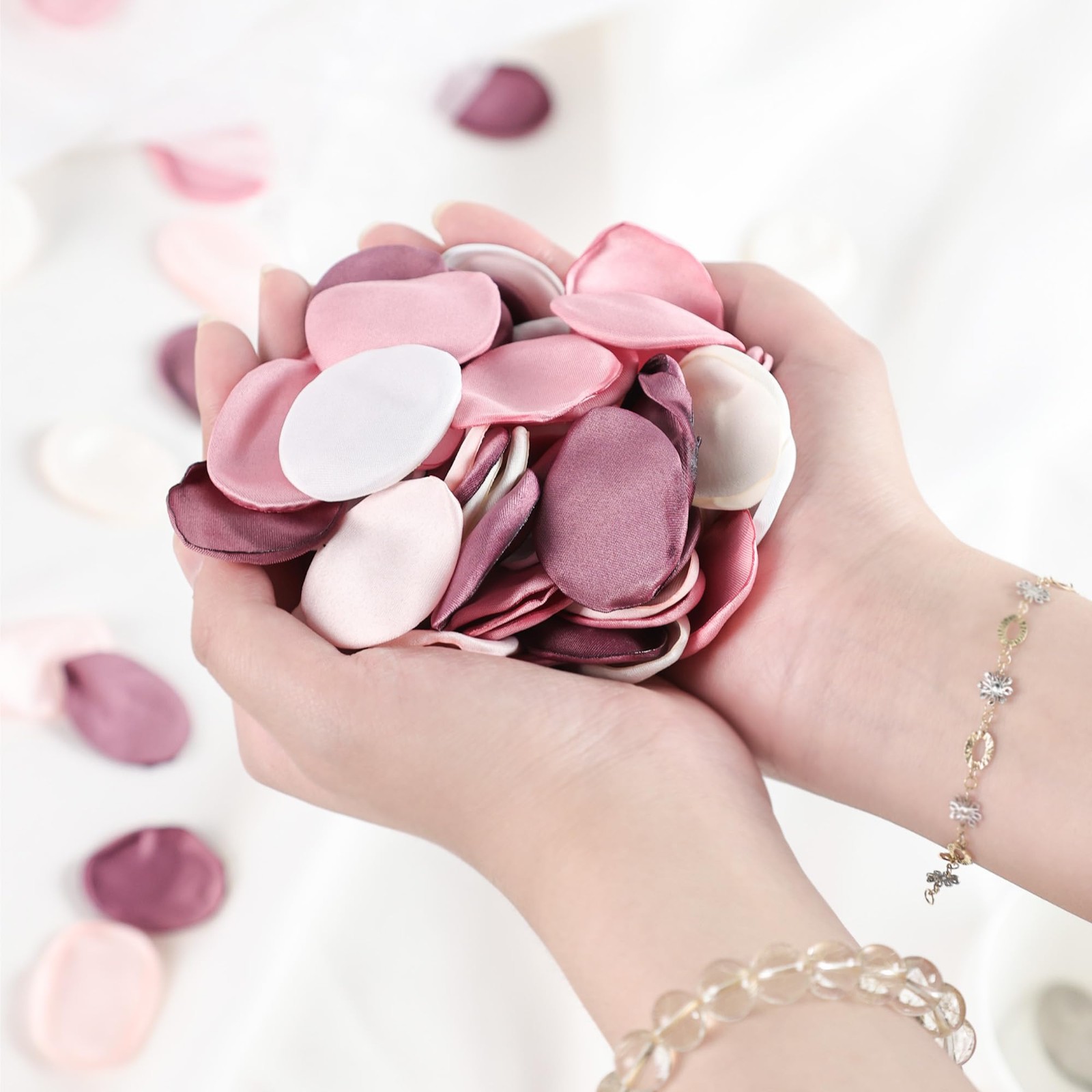 300Pcs Artificial Flowers Silk Fake Pink Rose Petals Flower Girl Scatter Pedals