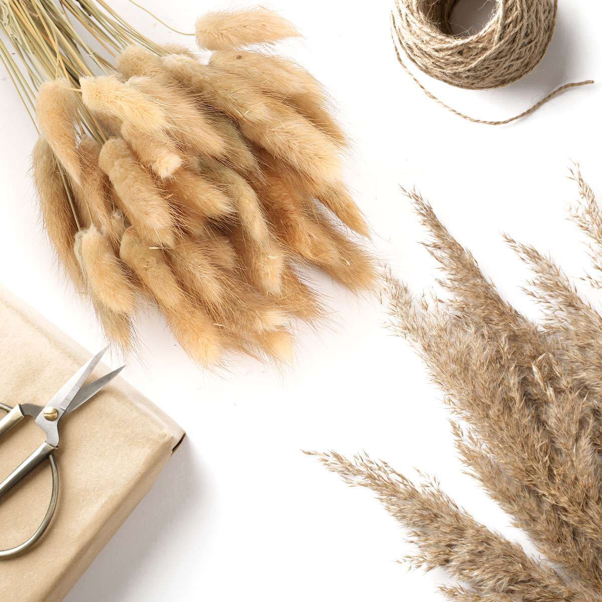 110Pcs Dried Pampas Grass Bouquet, Natural Eucalyptus Bunny Tail Boho Home Decor