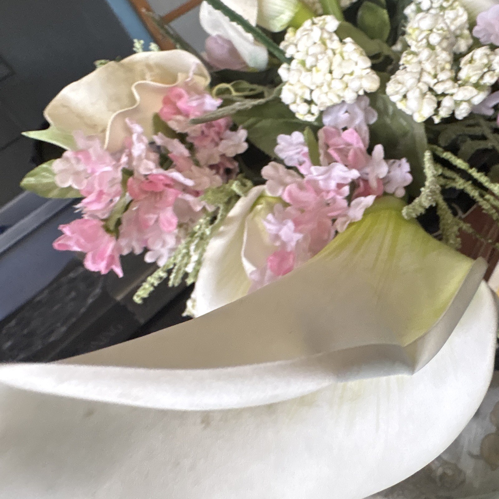 Artificial Calla Lily Floral Arrangement Centerpiece Pink/White/Green Black Vase