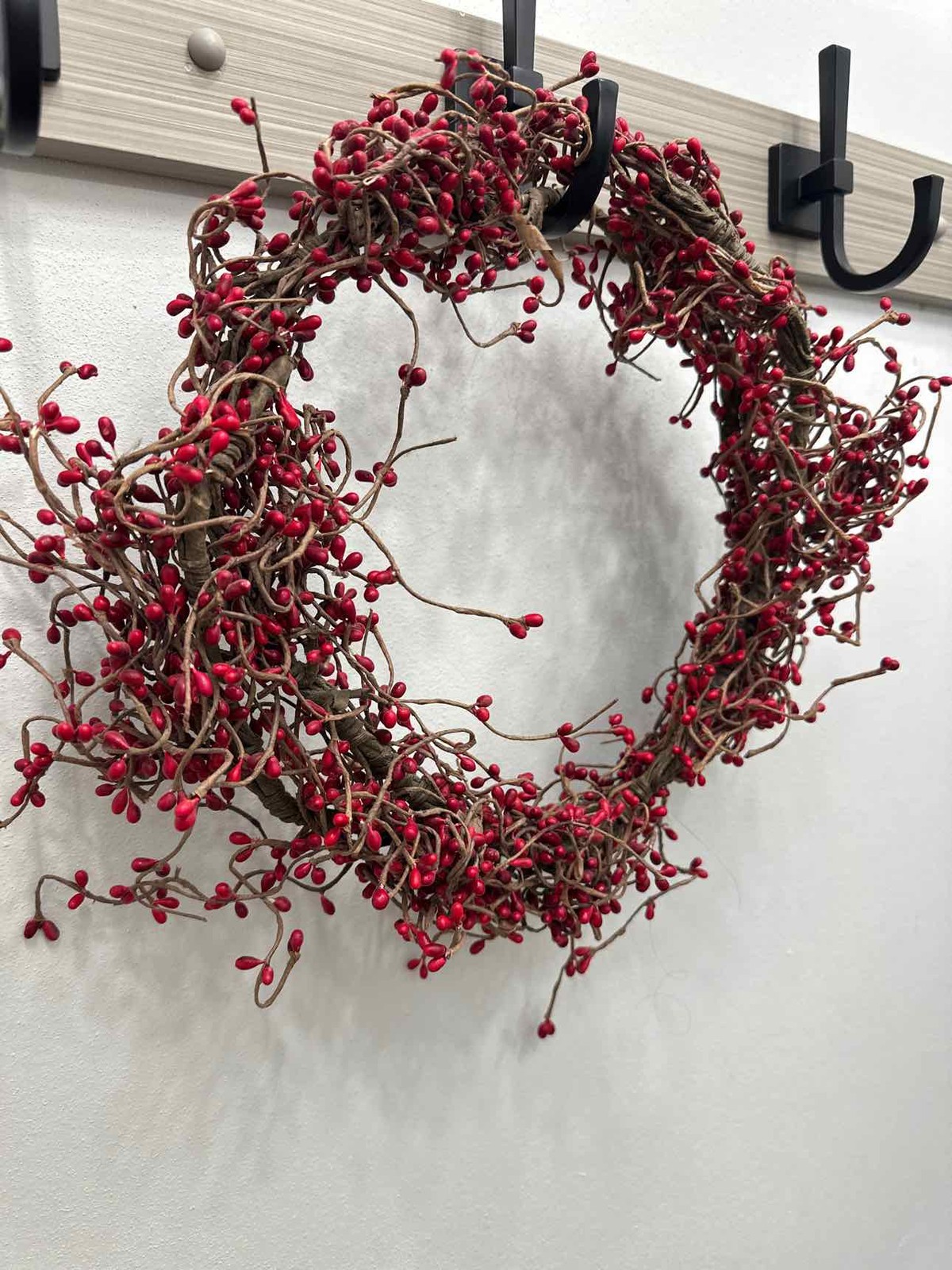 Small Red Berry Wire 12″ Wreath Home Decor