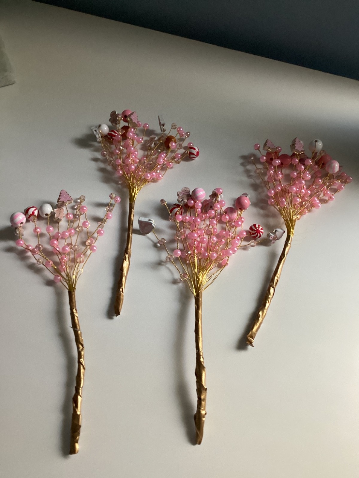 FLOWER WREATH ARTIFICIAL SPRAY STEMS WREATH or BOUQET PINK GINGERBREAD CHRISTMAS