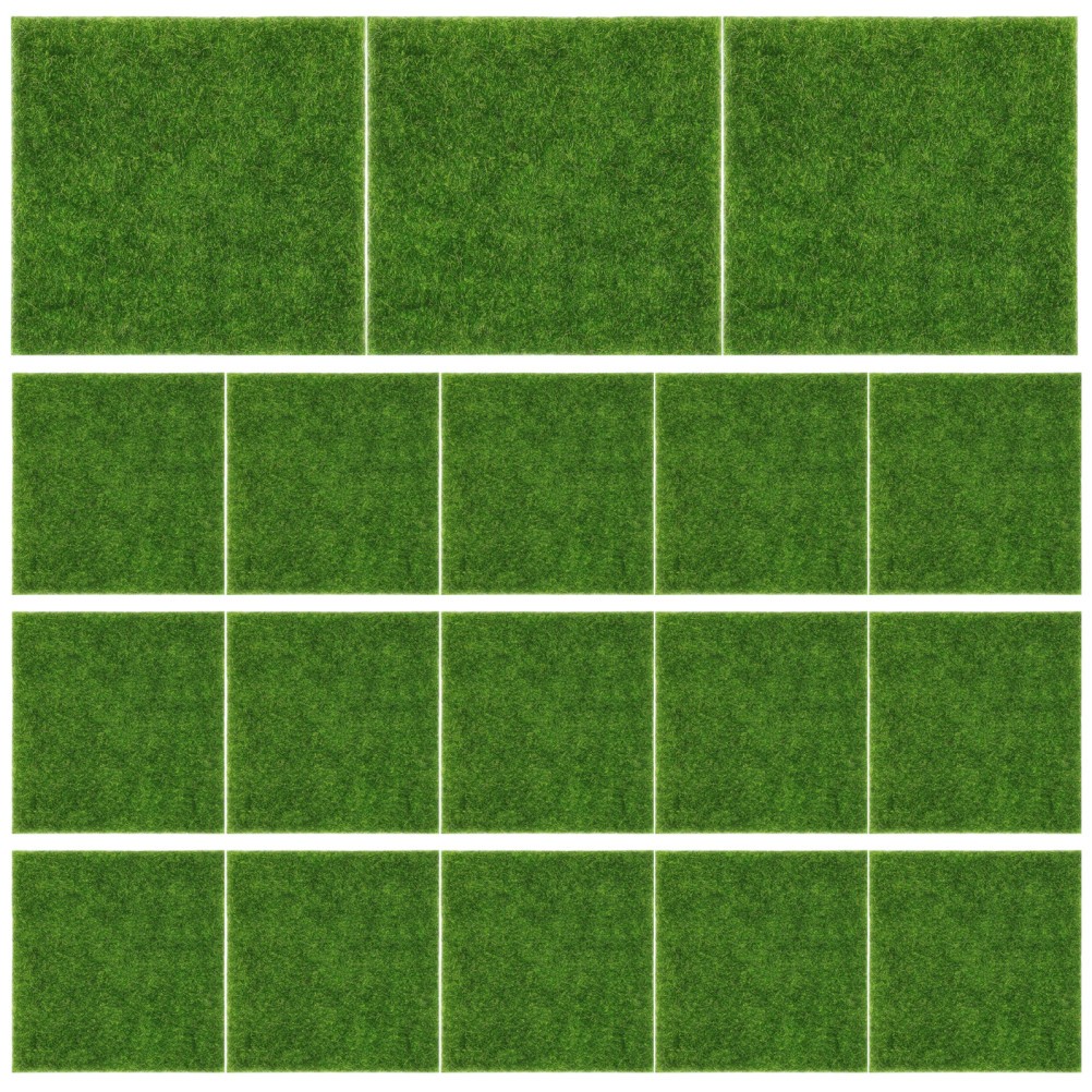 18Pcs Reusable PVC Synthetic Grass Squares for Craft DIY Mini Garden Scenes