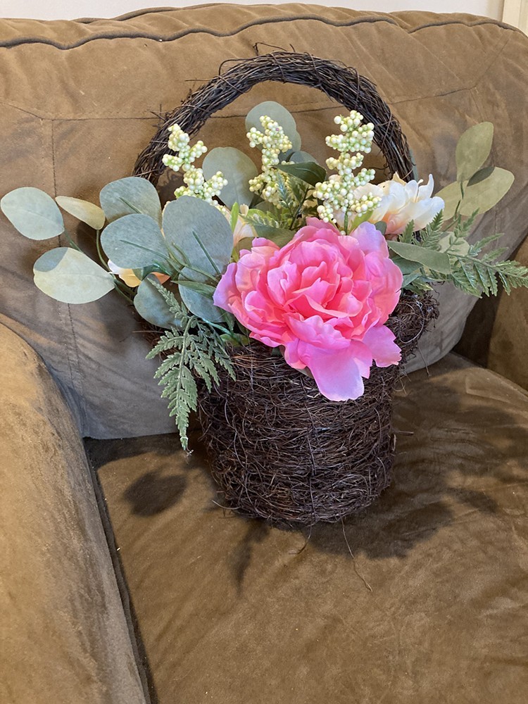 Silk flowers in dark basket for hanging on the door or the wall, 15″ x 11″