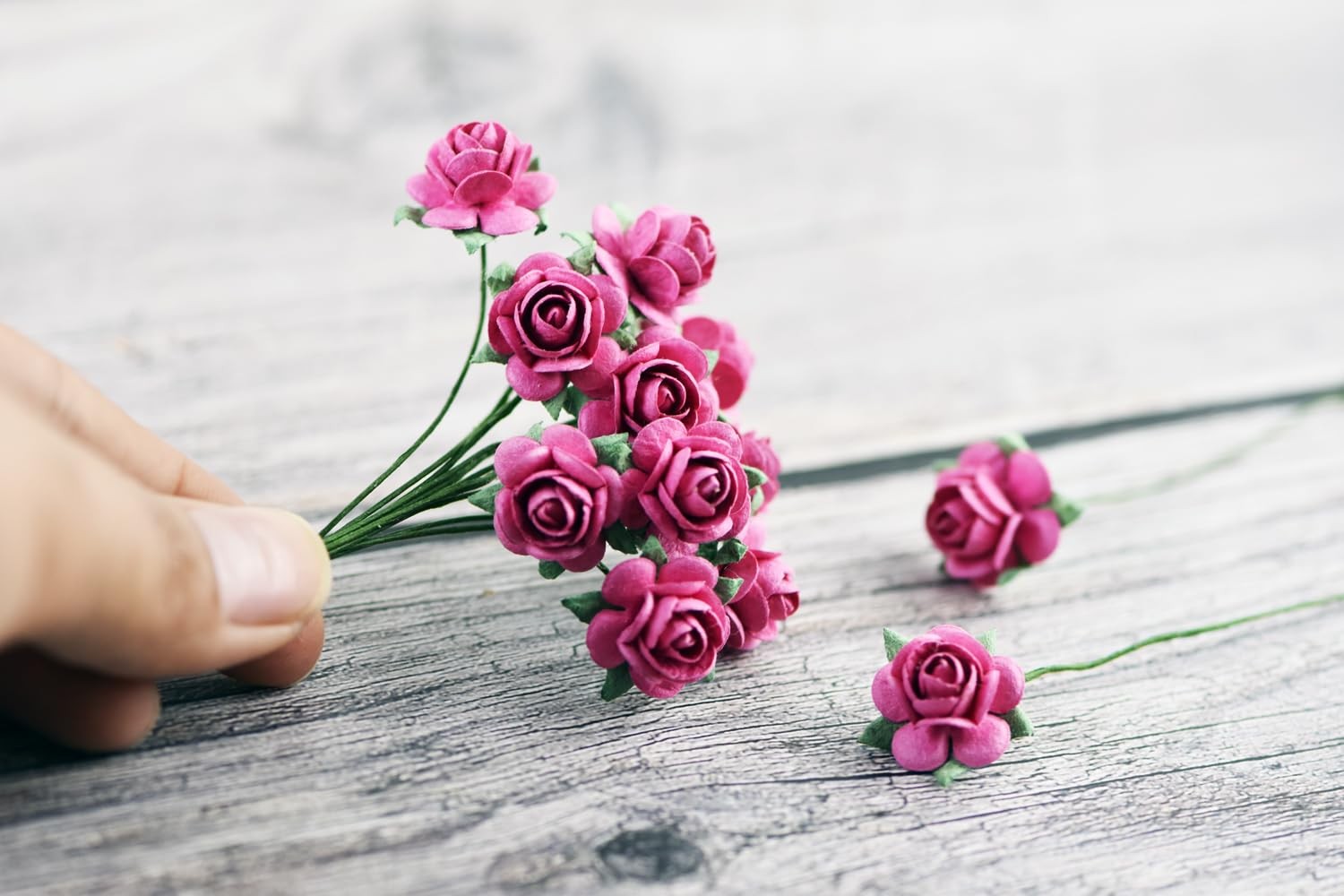 100 pcs Tiny Artificial Roses Mixed Pink Five Color Mulberry Paper Flower 15-…
