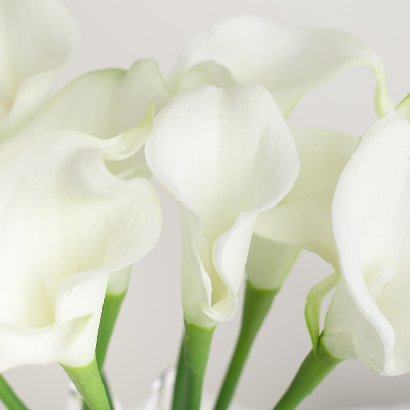 14″ White Artificial Calla Lily Floral Bouquet